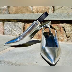 Women's Blake Leather Pointed Toe Silver Slingback
Pumps 🩶